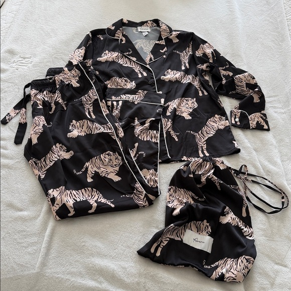 NEW AVERIE Celeb Fave 2-piece Tiger PJ Pajama Set- Kardashians, Lisa Rinna Sz S - Picture 5 of 13
